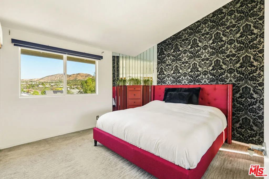 22825 Aspen Court, Santa Clarita, California 91390 home-pic-24